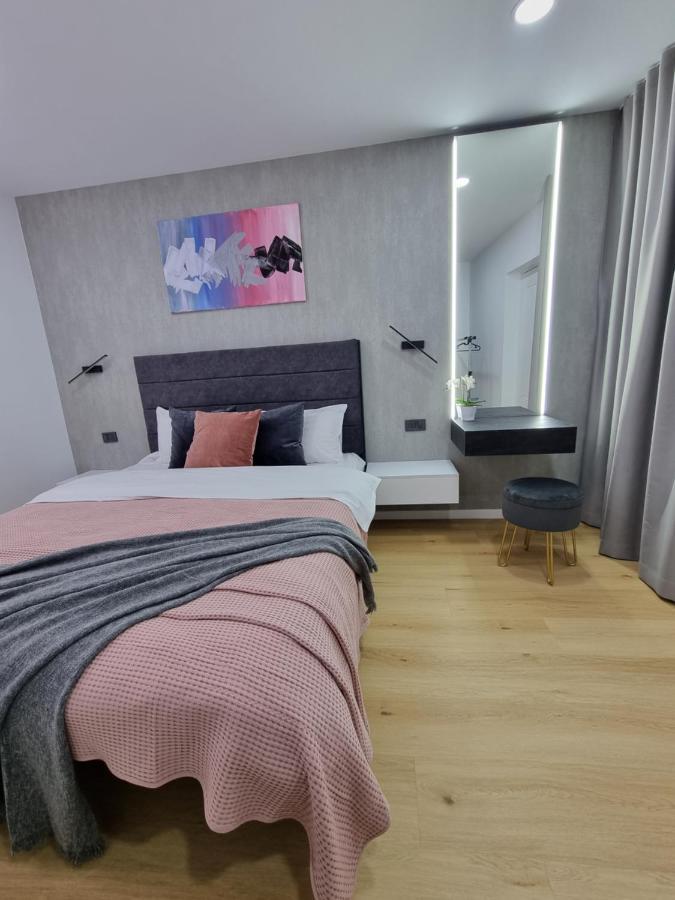 Casa Chiper - Apartament Etaj 1 Brašov Exteriér fotografie